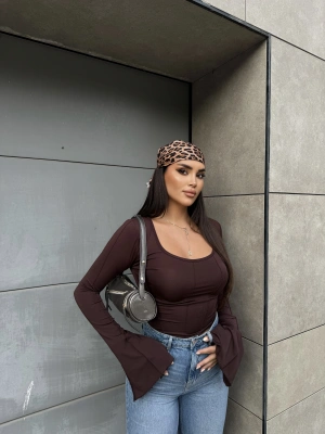 Kahverengi Sırt Bağlama İspanyol Kol Bluz