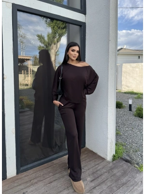 Kahverengi Kayık Yaka Modal Takım