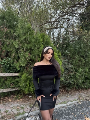 Siyah Kürklü Madonna Yaka Elbise