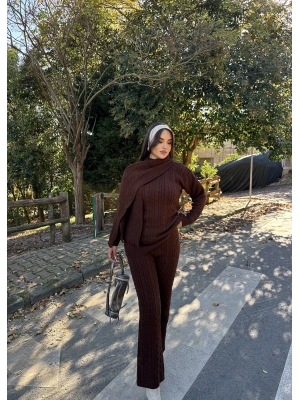 Kahverengi Üçlü Triko Takım