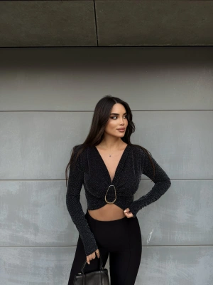 Siyah Buzzy Simli Tokalı Bluz