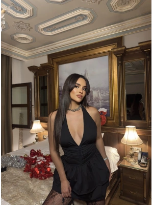 Siyah Fırfırlı Şortlu Mini Elbise