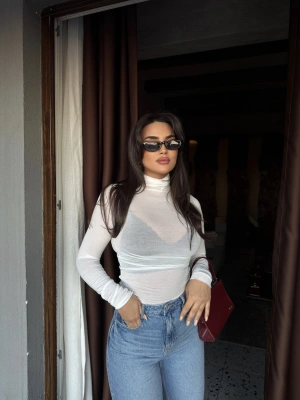 Beyaz Balıkçı Yaka Transparan Bluz