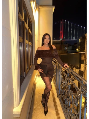 Kahvrengi Kürklü Madonna Yaka Elbise