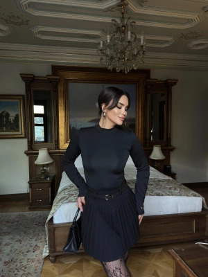 Siyah Piliseli Şort Etek