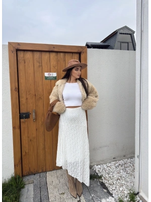 Beyaz Dantelli Asimetrik Etek