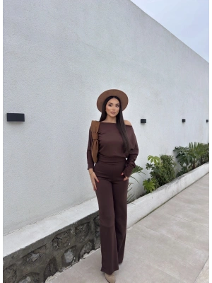 Kahverengi Kayık Yaka Basic Takım