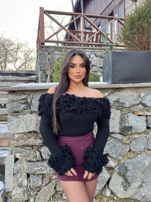 Siyah Püsküllü Madonna Kazak