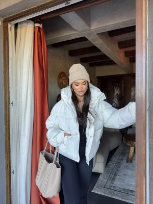 Beyaz Oversize Premium Şişme Mont