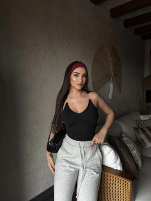 Siyah Tasarım Toparlayıcı Crop