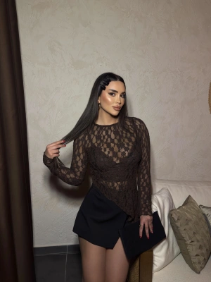 Kahverengi Asimetrik Dantel Bluz
