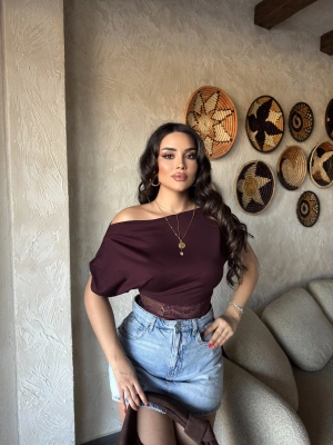 Mürdüm Dantel Detay Kayık yaka Bluz