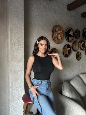 Siyah Bisiklet Yaka Bodysuit