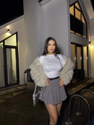 Beyaz Taşlı Crop Top