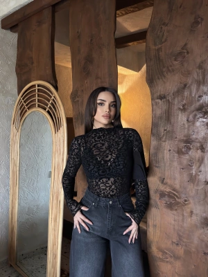 Siyah Güpürlü Transparan Bodysuit