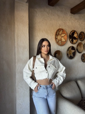 Ekru Crop Ceket