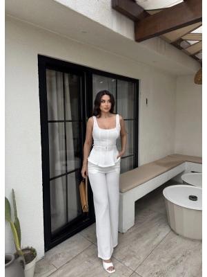 Beyaz Toka Detay Volanlı Takım