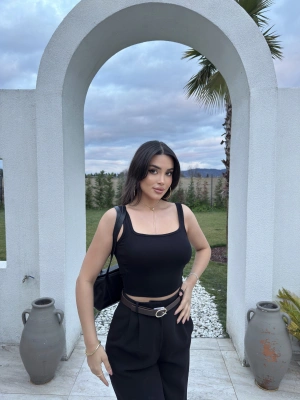 Siyah Kalın Askılı Gloplu Basic Crop