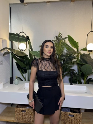 Siyah Dantel Detay Astarlı Bluz