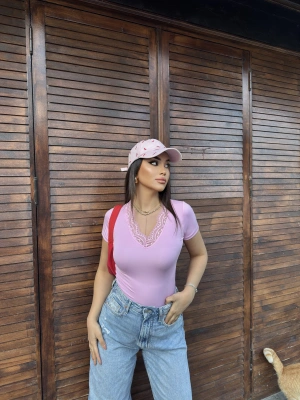 Pembe V Yaka Kısa Kol Dantel Bluz