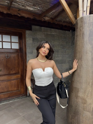 Beyaz Drapeli Straplez Crop