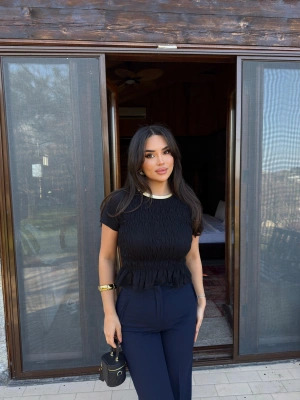 Siyah Gipeli Kısa Kol Tshırt