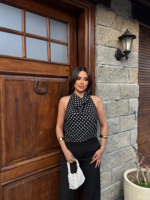 Siyah Puantiyeli Boyundan Geçirmeli Bluz