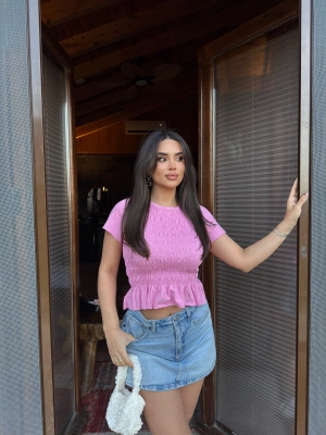 Pembe Gipeli Kısa Kol Tshırt