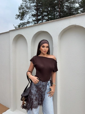 Kahverengi Kayık Yaka Transparan Bluz