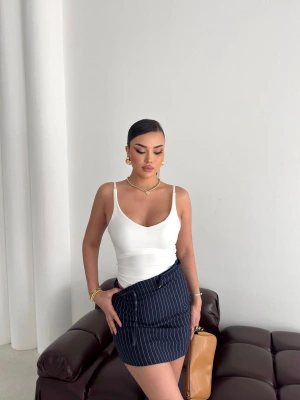 Beyaz Ayarlanabilir Askılı Bodysuit