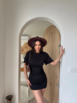 Siyah Drapeli Bisiklet Yaka Basic Mini Elbise