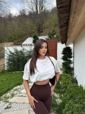 Beyaz Nakışlı Balon Crop Top