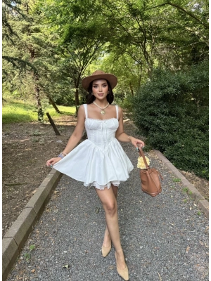 Beyaz Dantel Detay Askılı Prenses Elbise