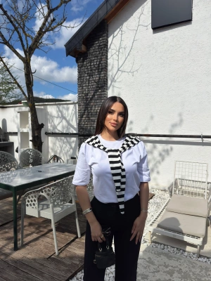 Beyaz Çizgili Fularlı Oversize Tshırt