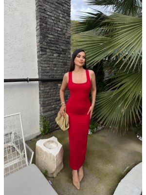 Kırmızı Sırt Çapraz Askılı Elbise