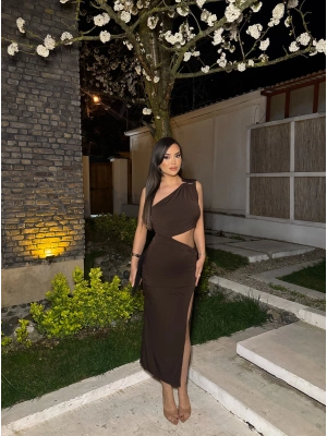 Kahverengi Çift Aksesuarlı Bel Detay Tek Omuz Elbise