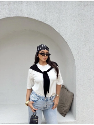Beyaz Siyah Fularlı Oversize Tshırt