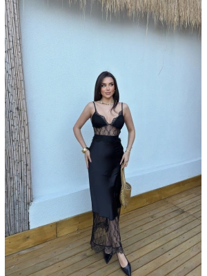 Siyah Askılı Güpür Detay Uzun Saten Elbise