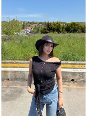 Siyah Kayık Yaka Dantel Astarlı Bluz