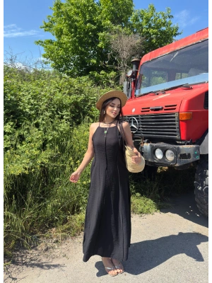 Siyah Ters Dikiş Askılı Uzun Elbise