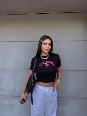 Siyah San Diego Baskılı Crop