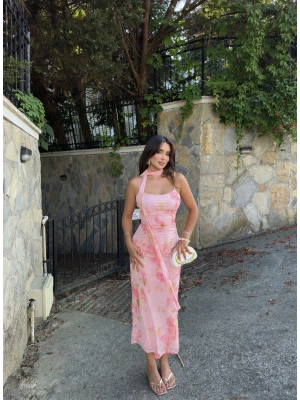 Pembe Tül Detay Batik Fularlı Uzun Elbise