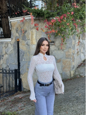 Beyaz Damla Dekolteli Astarlı Bodysuit