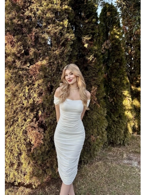 Beyaz Drapeli Uzun Madonna Yaka Elbise