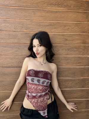 Desenli Straplez Büzgü Detay Tül Crop