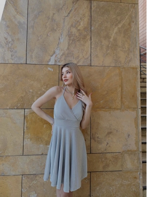 Gri Sırt Bağlama Askılı Elbise