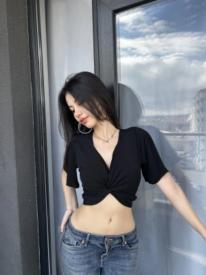 Siyah Bağlama Detay Crop