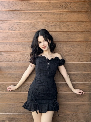 Siyah Büzgülü Dantel Detay Mini Elbise