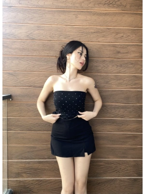 Siyah Yırtmaç Detay Şort Etek