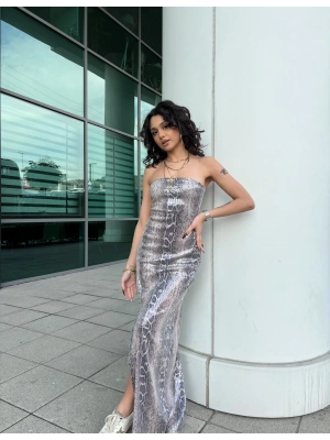 Straplez Yılan Desen Payetli Uzun Elbise